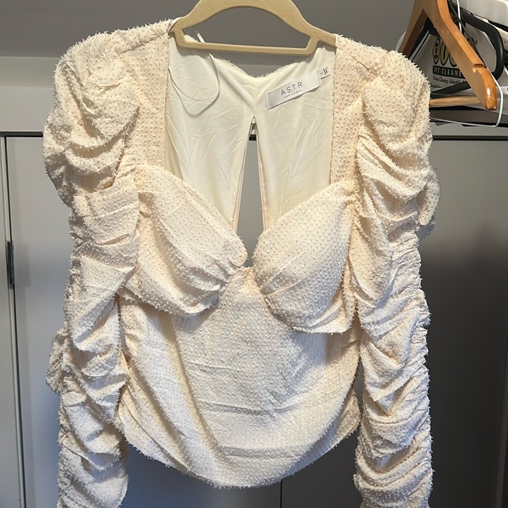 Never worn ASTR the label off white blouse